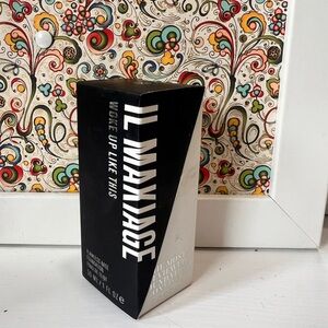 IL Makiage foundation.  Brand new, never opened!